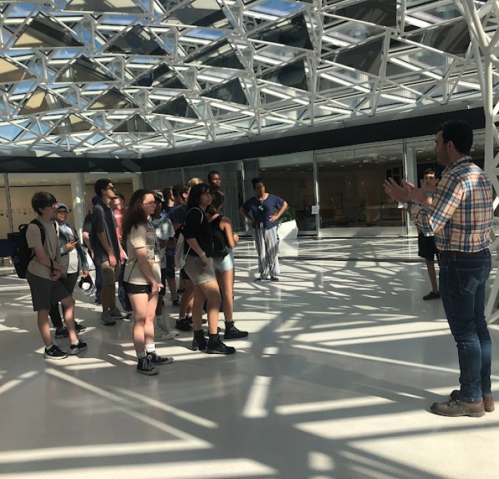 High school students visit the AKG museum