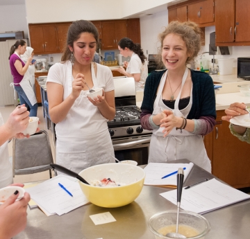 Students in a cooking lab